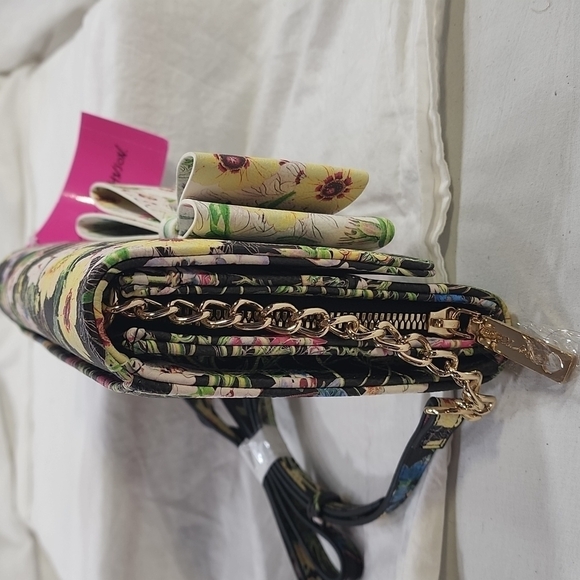 NWT BETSEY JOHNSON WALLET - Picture 3 of 8